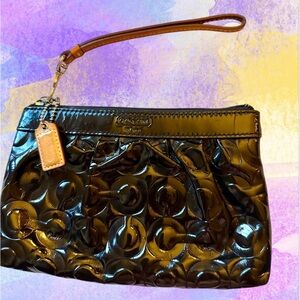 COACH Black Patent Leather Op Art Wristlet